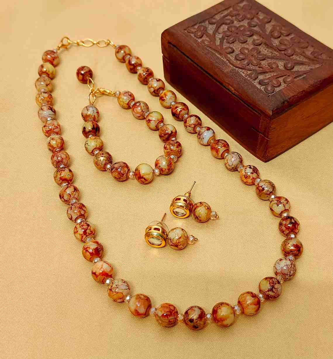 Beautiful Premium Quality Pearl Mala With Tops And Bracelet Combo...