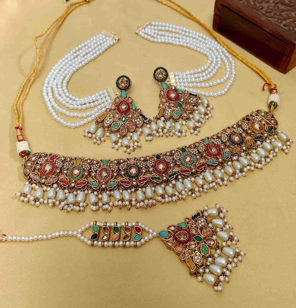 Beautiful Premium Quality Reverse Ad Stone Work Pakistani  Chokker With Beautiful Bahubali Earrings 