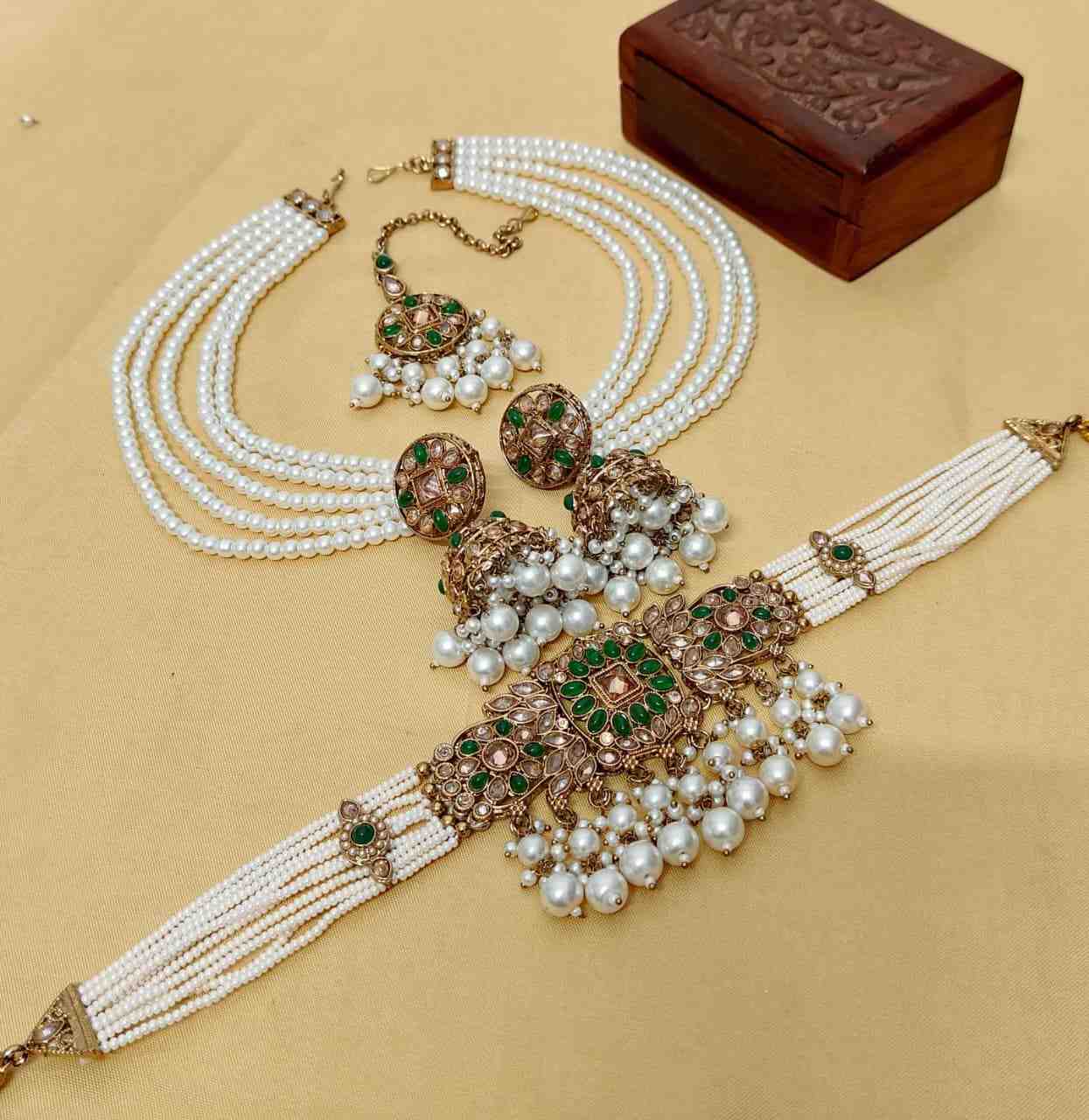 Beautiful Premium Quality Reverse Ad Stone Work  Chokker With Beautiful Shara Jhumki And Tika....