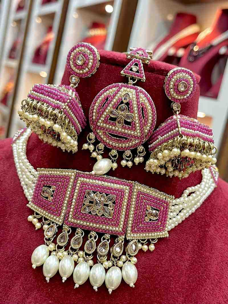 Beautiful Premium Quality Pakistani Work Chokker With Beautiful jhumka And Tika.