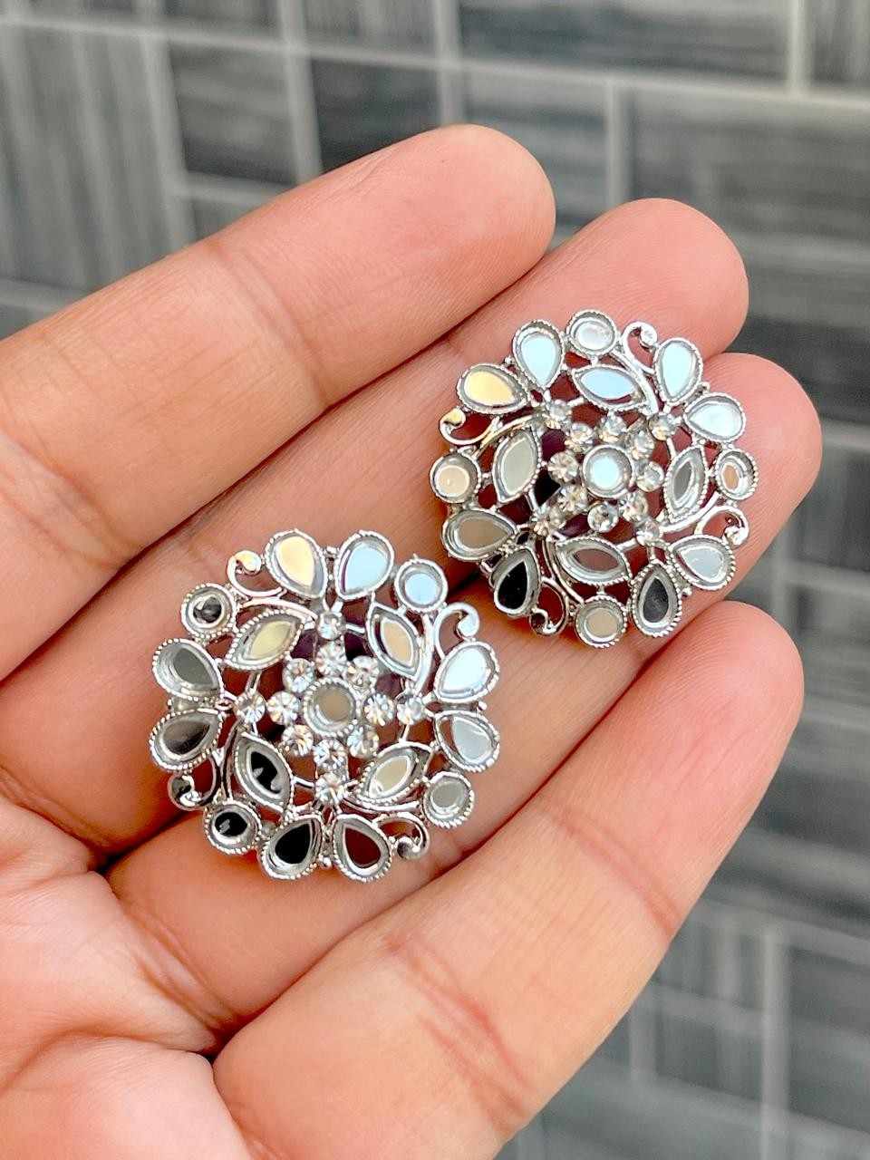 Beautiful Premium Quality Reverse Ad Stone   Studs