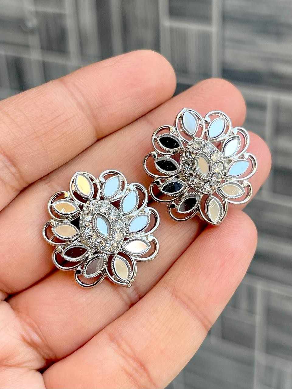 Beautiful Premium Quality Reverse Ad Stone   Studs