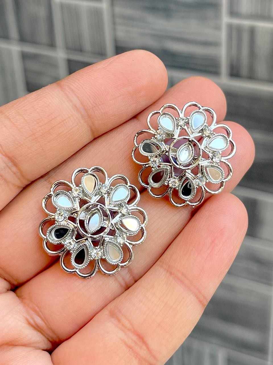 Beautiful Premium Quality Reverse Ad Stone   Studs