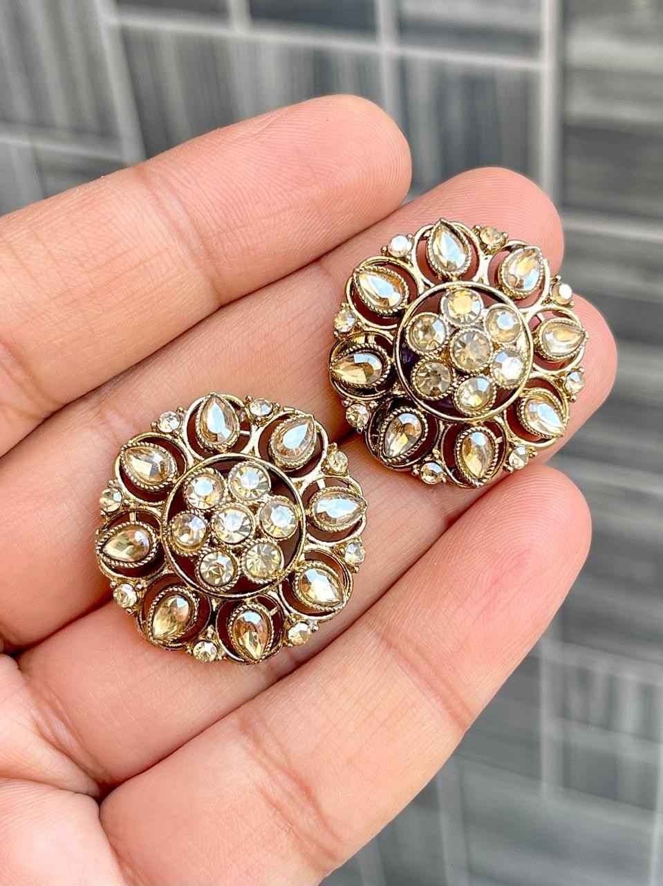 Beautiful Premium Quality Reverse Ad Stone   Studs