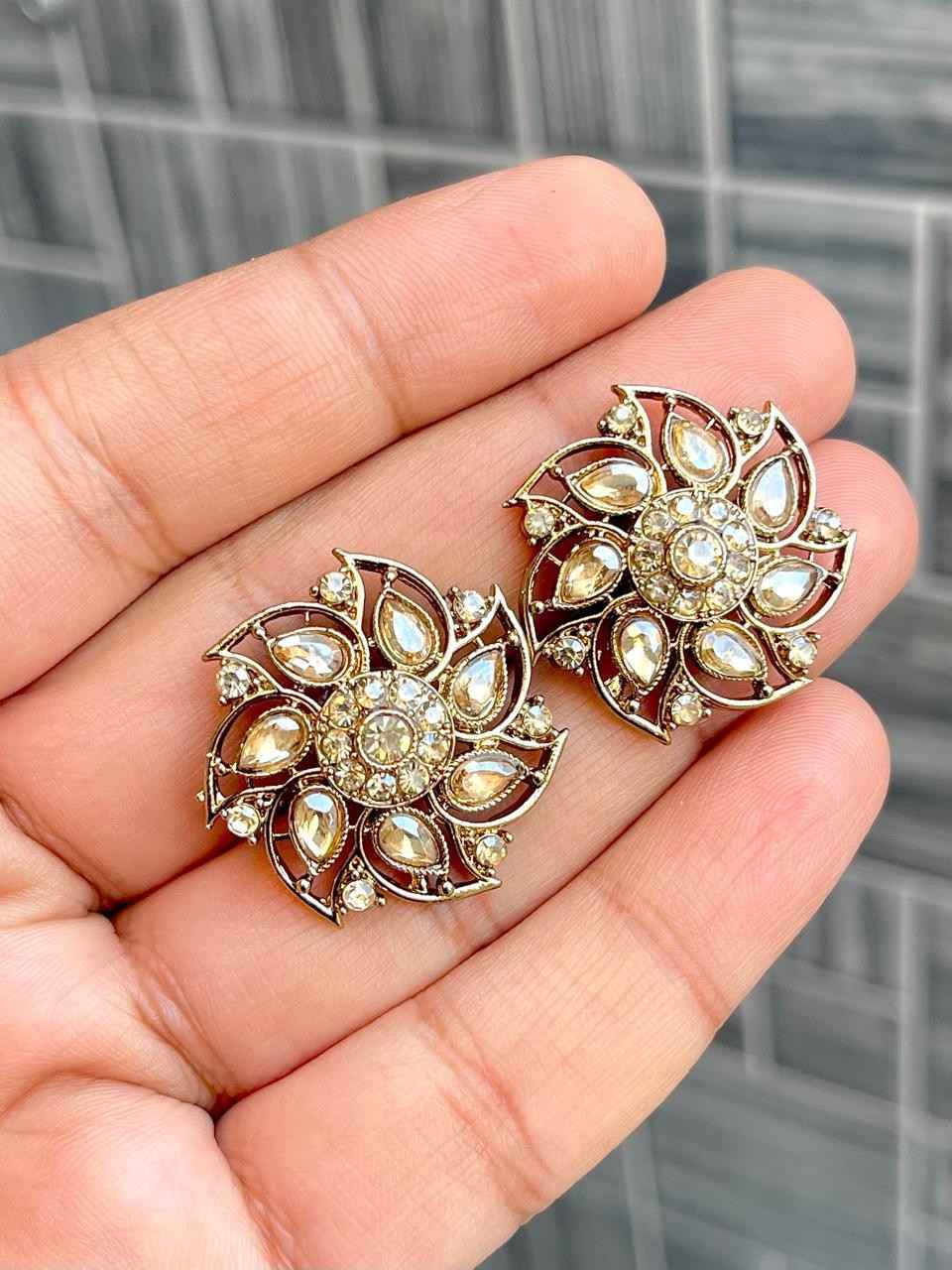 Beautiful Premium Quality Reverse Ad Stone   Studs