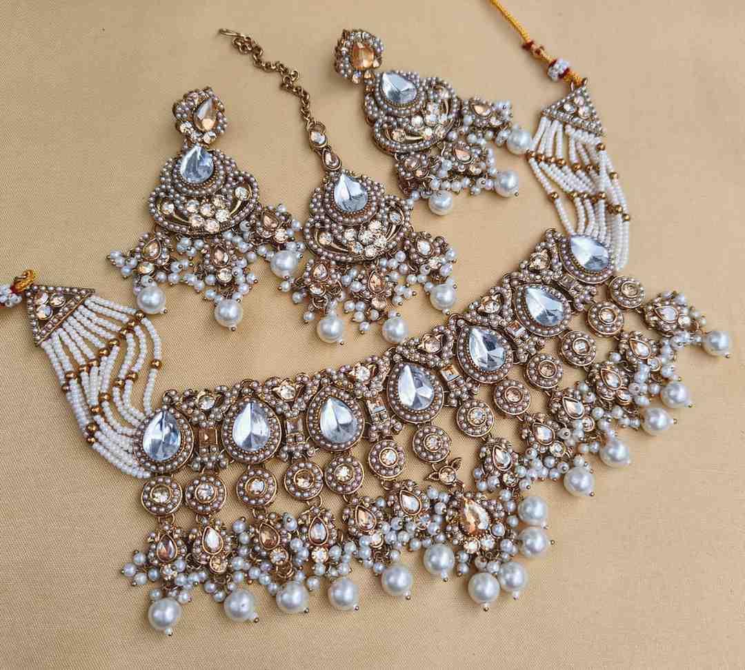 Beautiful Premium Quality Pakistani Work Necklace With Beautiful Earrings And tika...