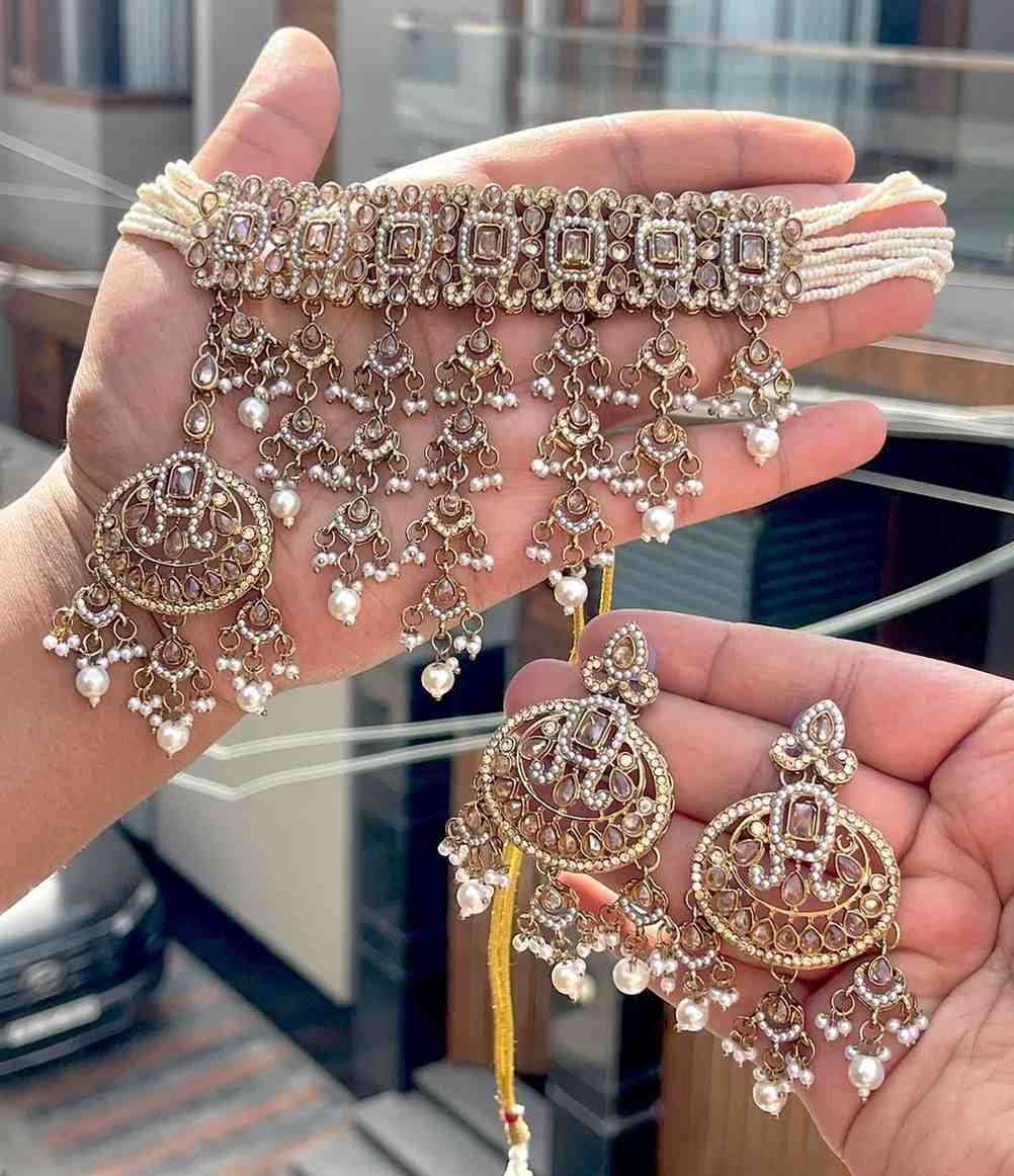 Beautiful Premium Quality Reverse Ad Stone Work V Shape Necklace With Beautiful Earrings And tika...