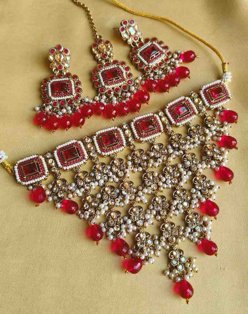Beautiful Premium Quality Trending V Shape Kundan Necklace With Beautiful Earrings And Tika....