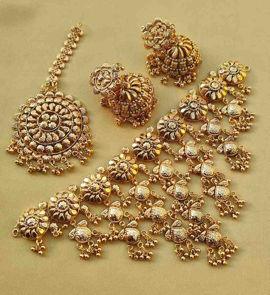 Beautiful Premium Quality Gold Plated  Matt Necklace With Beautiful Jhumkie And Tika
