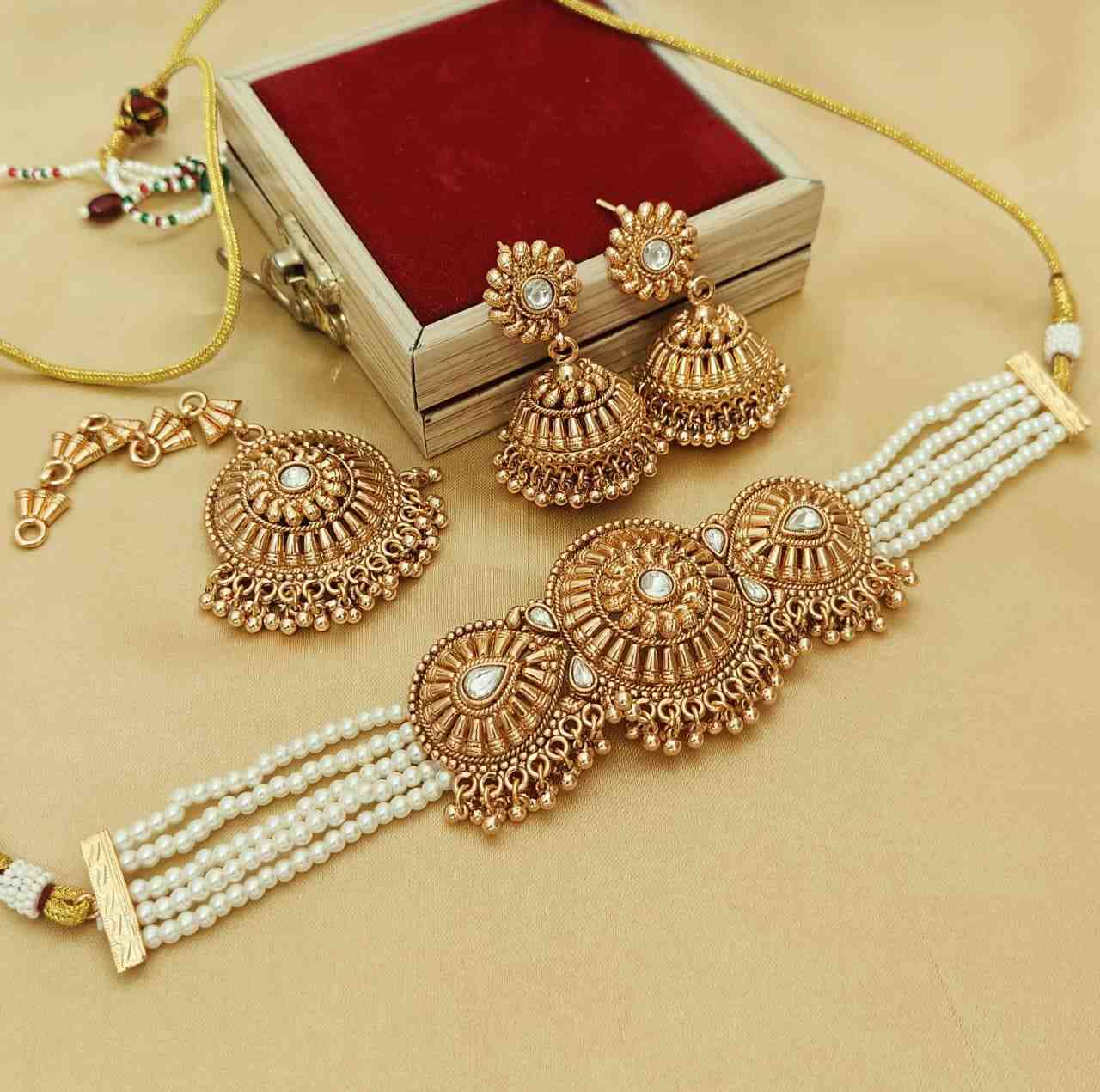 Gold Plated Matt Polish Chokker With Earrings And Tika