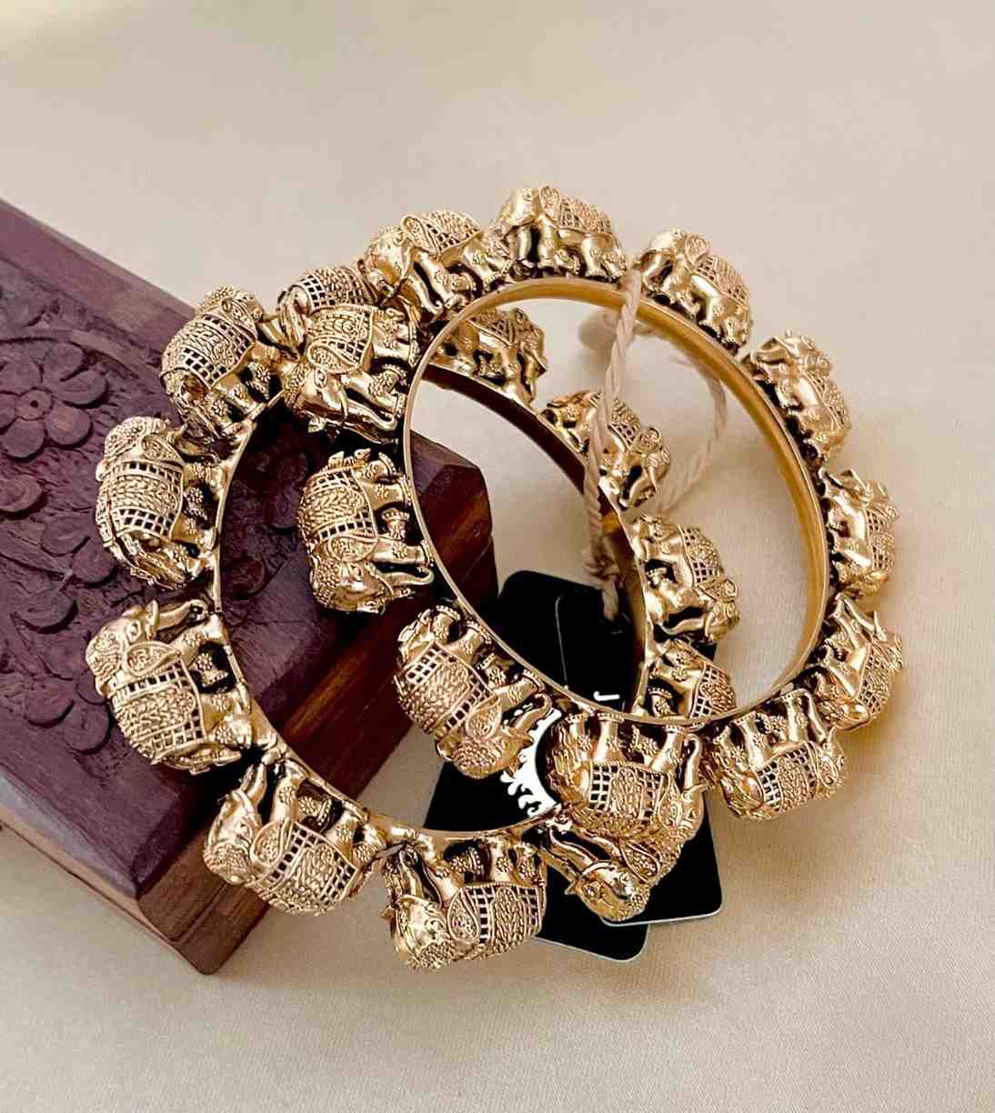 Matt Polish Elephant Bangle Set