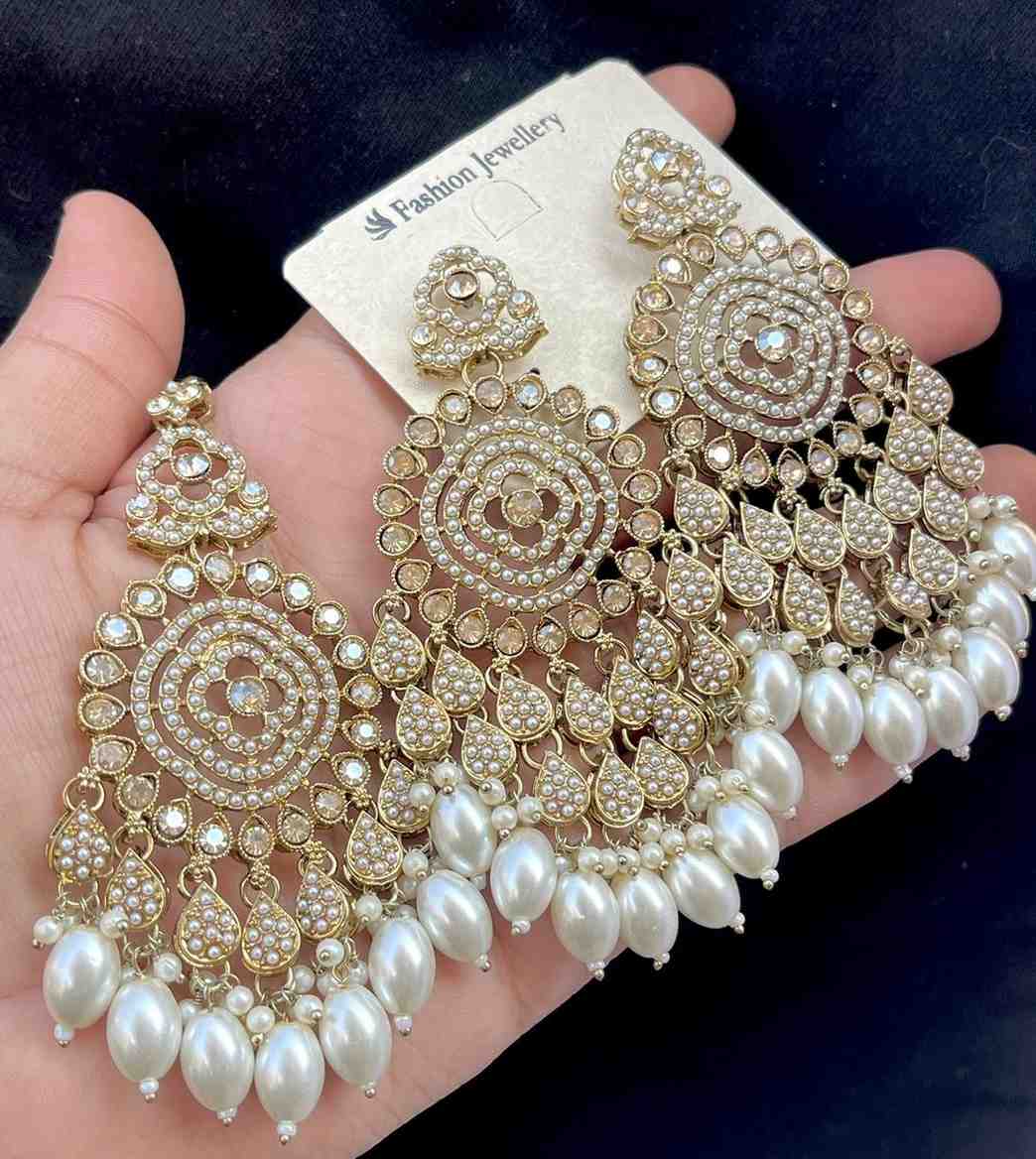 Pakistani Look Statement Earrings And Tika