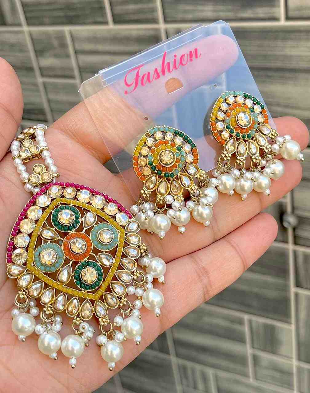 Pakistani Look Beautiful Studs And Tika