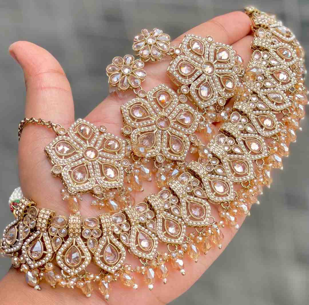 Beautiful Premium Quality  Reverse Ad Stone Work Pakistani Necklace With Beautiful Earrings and tika