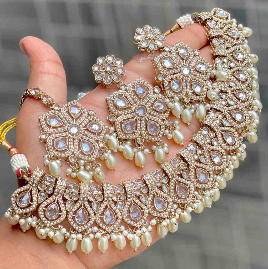 Beautiful Premium Quality  Reverse Ad Stone Work Pakistani Necklace With Beautiful Earrings and tika