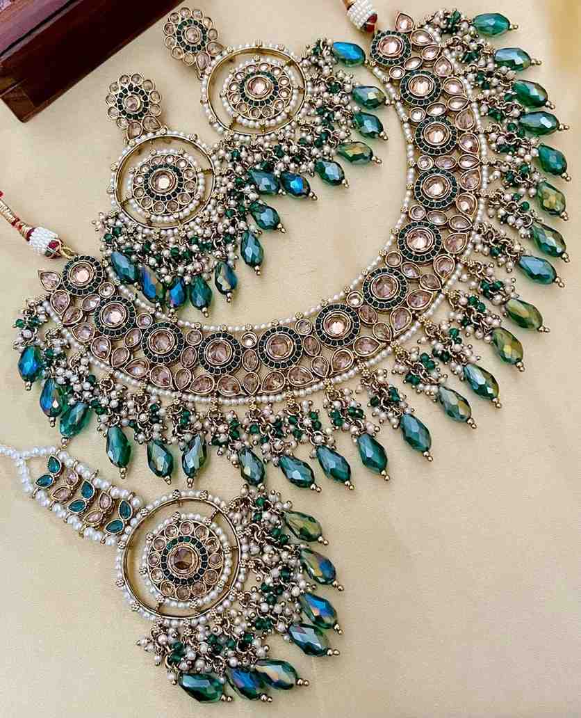 Beautiful Premium Quality  Reverse Ad Stone Work Pakistani Necklace With Beautiful Earrings and tika