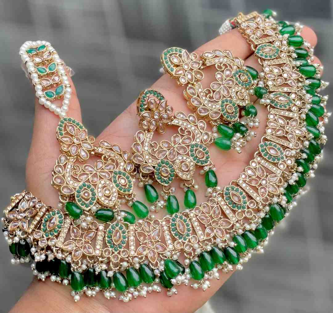 Beautiful Premium Quality  Reverse Ad Pakistani Work Necklace With Beautiful Earrings and tika