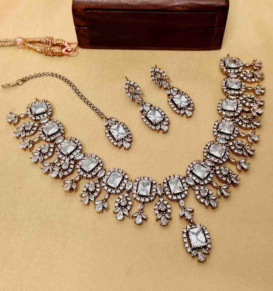 Beautiful Premium Quality  American Diamond  Necklace With Statement Earrings With Tika
