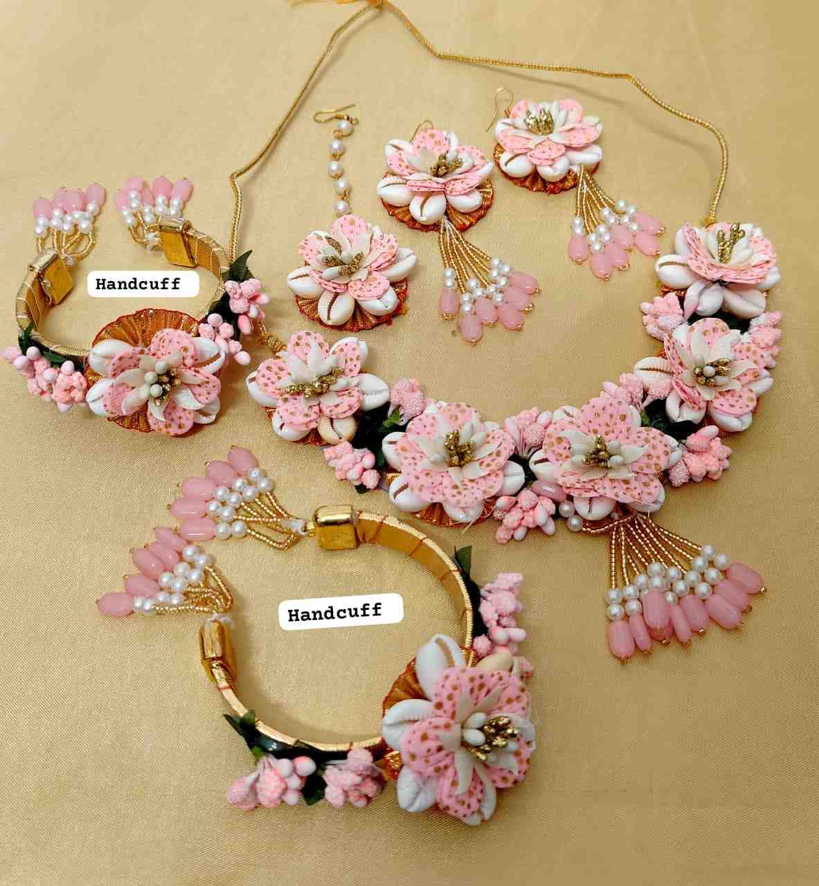 Beautiful Premium Quality Flower And Shells Necklace With Beautiful Earrings And Tika And 2 PC's Of 